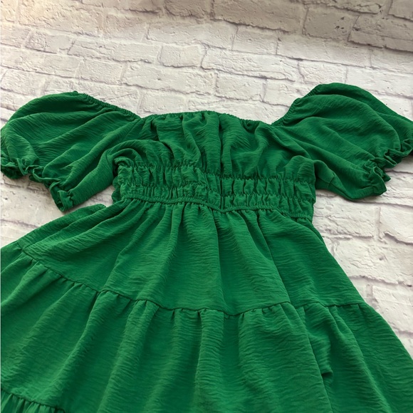🔵”NWOT” CURVY OFF SHOULDERS Vibrant Green Tiered Dress - Picture 7 of 9
